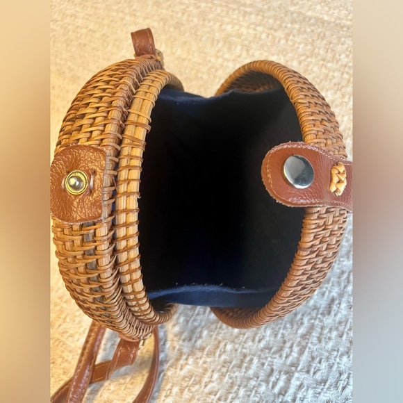 Round Rattan Bag - Picture 4 of 6